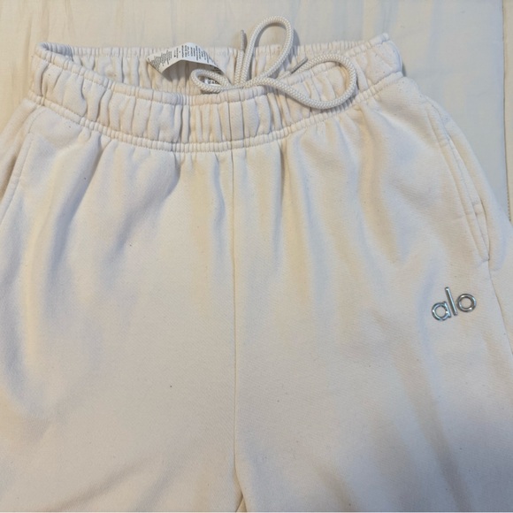 ALO Yoga Off-White Accolade Sweat Pant gently worn - Picture 9 of 12
